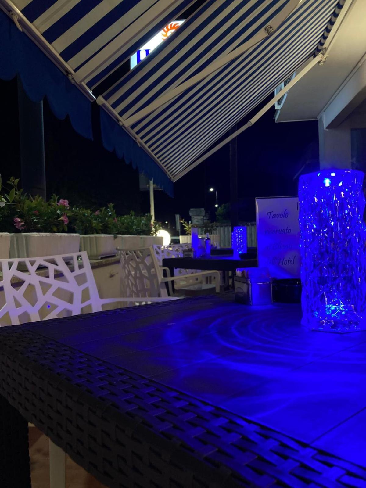 Hotel Promenade Порто-Сант'Эльпидио Экстерьер фото